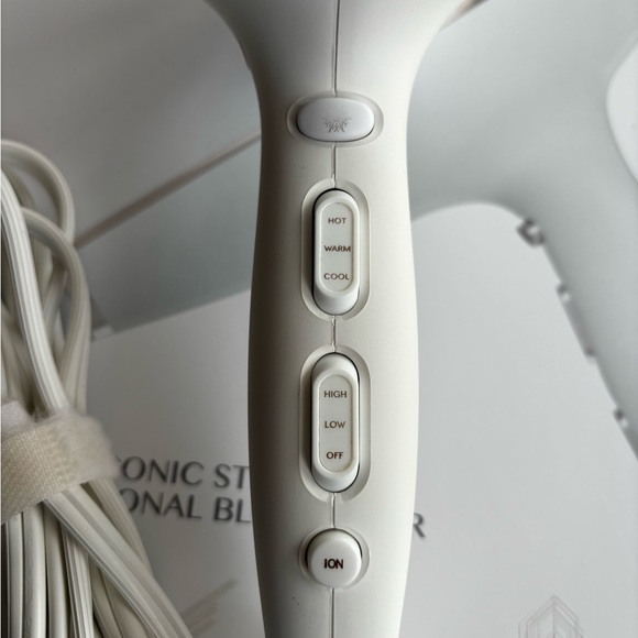 Kristin Ess Iconic Style Professional Blow Dryer - Picture 6 of 8